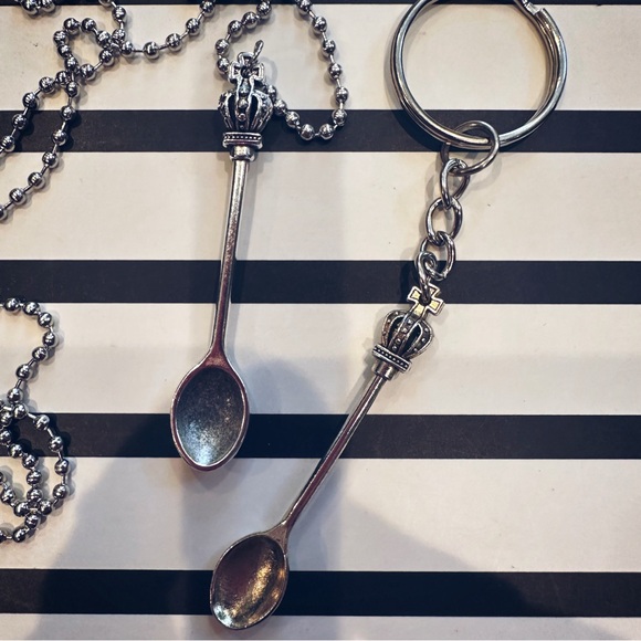 [ 2 FOR $25 ] MINI PARTY SPOON NECKLACE & KEYCHAIN SET - Picture 2 of 2